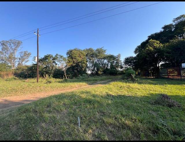 LAND FOR SALE IN PLESSISLAER
